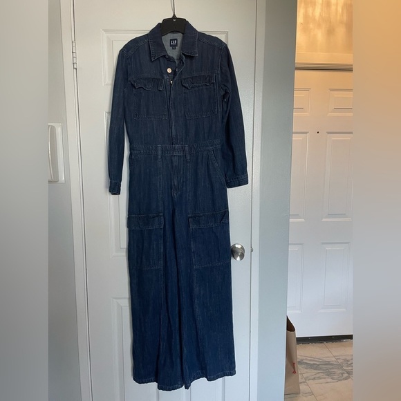 GAP Pants - GAP denim jumpsuit women’s size 4